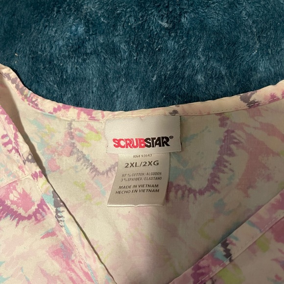 Scrub Top with a lot of Heart - Picture 3 of 3